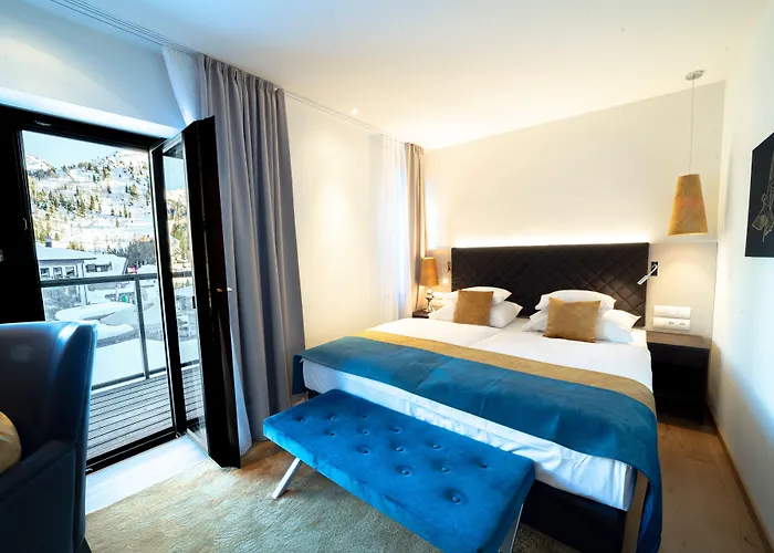 Wulfenia 4s - Adults Only 4*